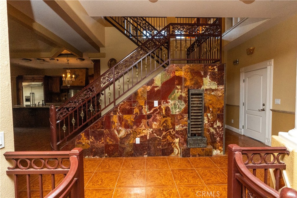 8360 Lakeshore Dr, Chowchilla, CA 93610