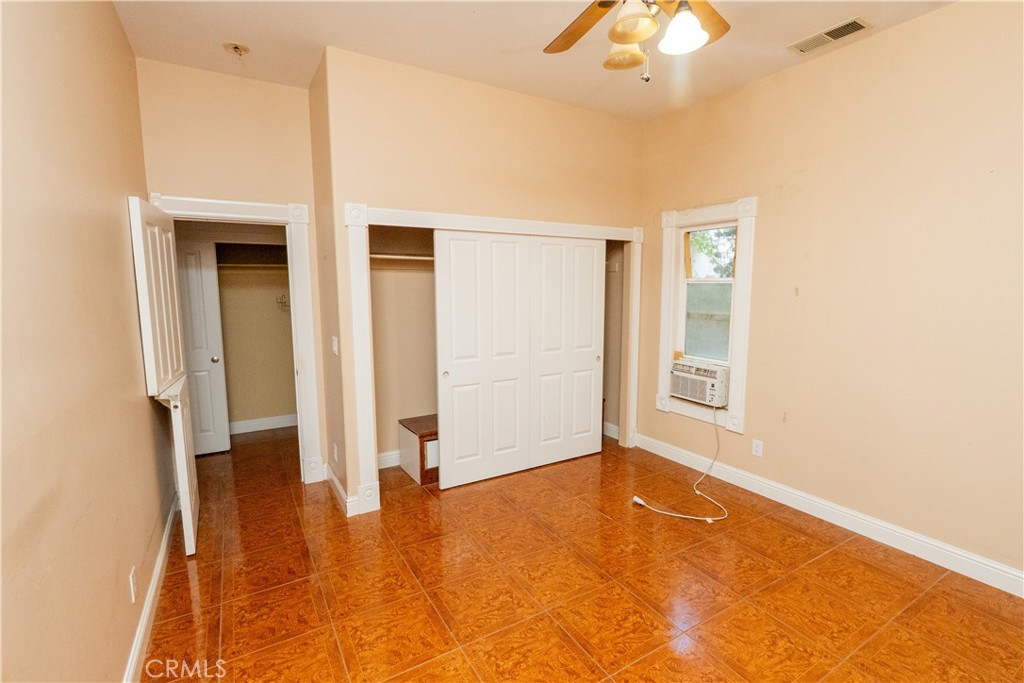 8360 Lakeshore Dr, Chowchilla, CA 93610