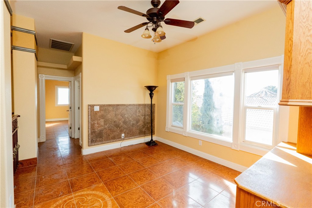 8360 Lakeshore Dr, Chowchilla, CA 93610