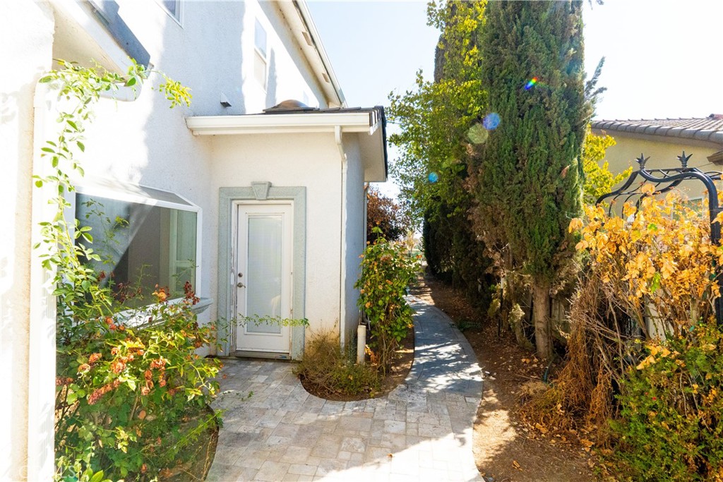 8360 Lakeshore Dr, Chowchilla, CA 93610