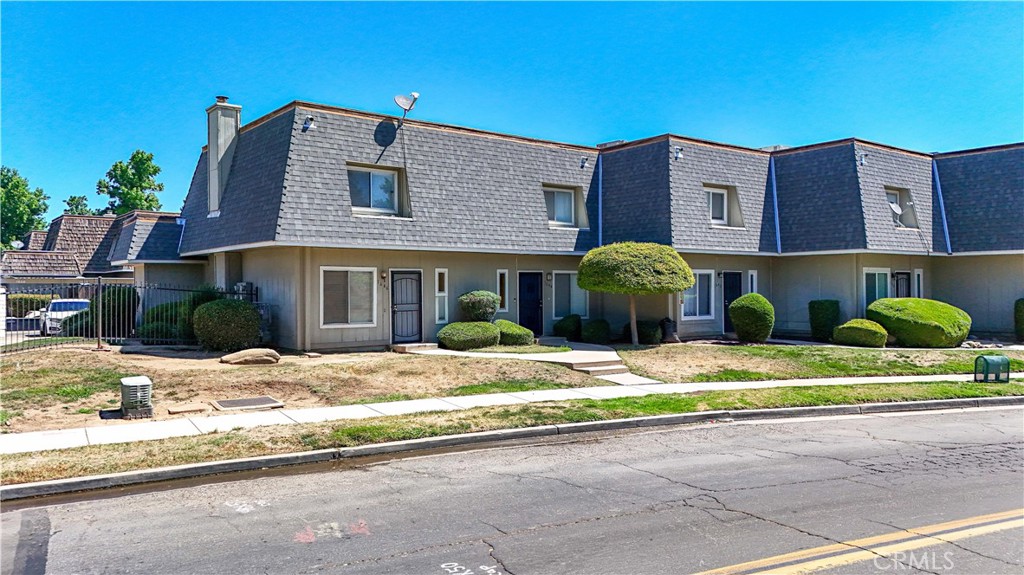 1646 W North Bear Creek, Merced, CA 95348