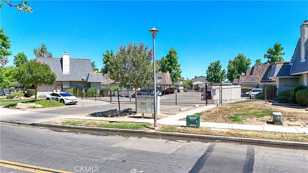 1646 W North Bear Creek, Merced, CA 95348
