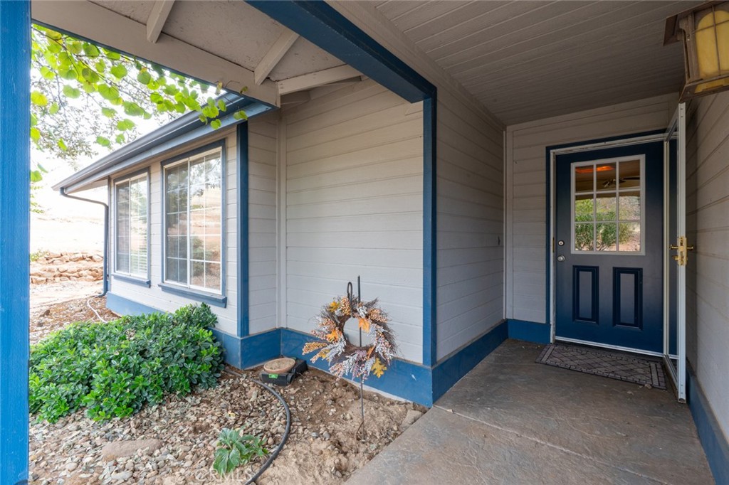 5030 Creek Front Rd, Catheys Valley, CA 95306