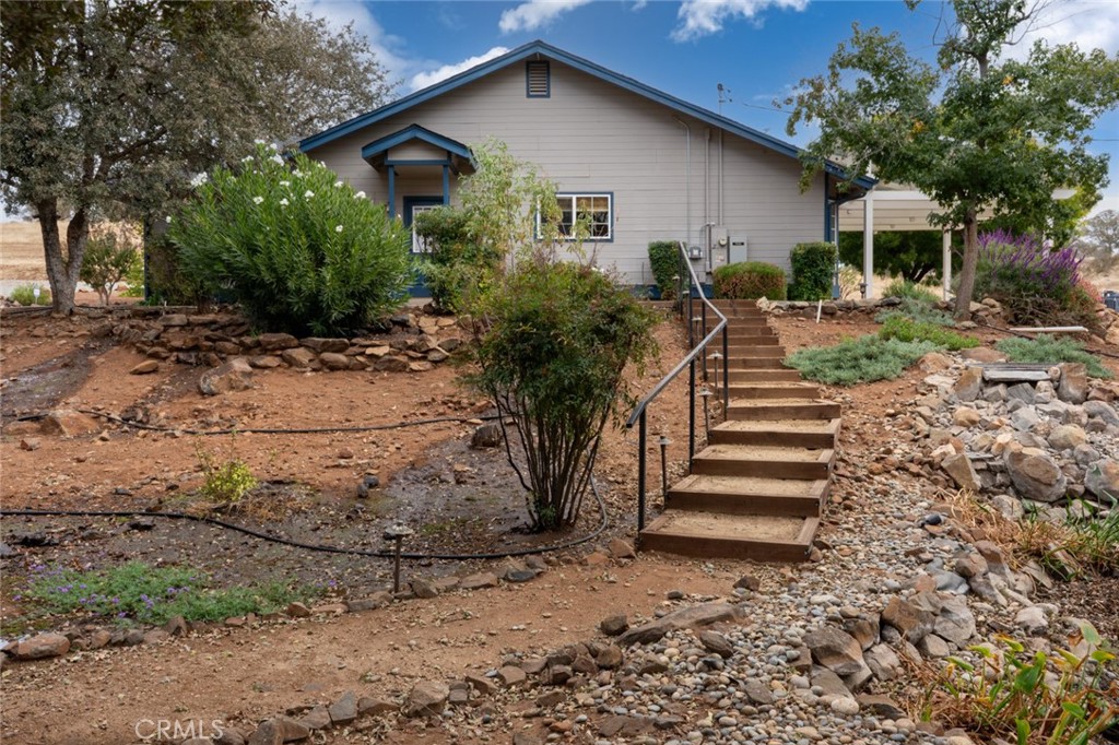 5030 Creek Front Rd, Catheys Valley, CA 95306