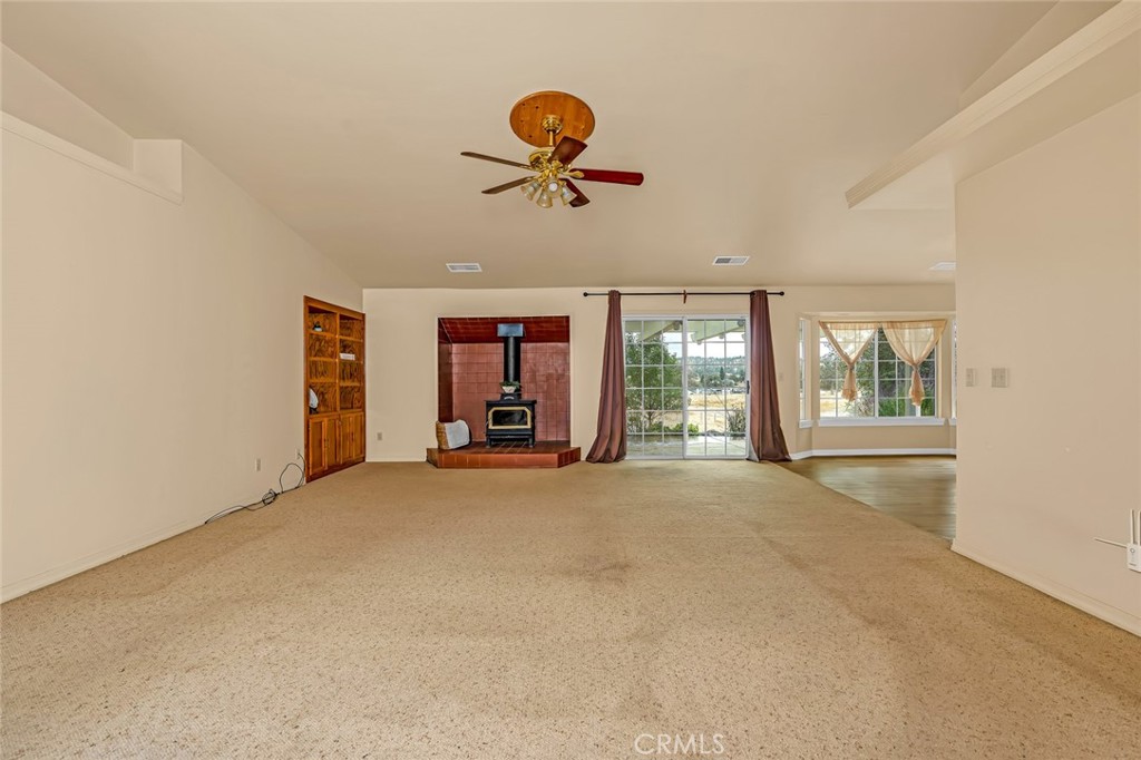 5030 Creek Front Rd, Catheys Valley, CA 95306