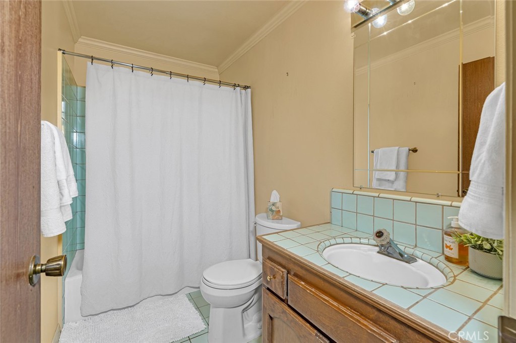 5030 Creek Front Rd, Catheys Valley, CA 95306