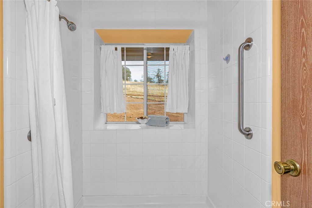 5030 Creek Front Rd, Catheys Valley, CA 95306