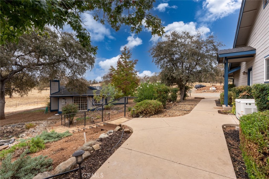 5030 Creek Front Rd, Catheys Valley, CA 95306