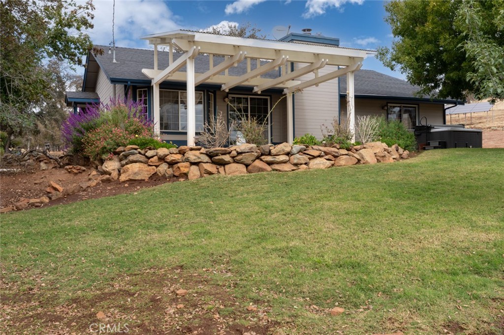 5030 Creek Front Rd, Catheys Valley, CA 95306