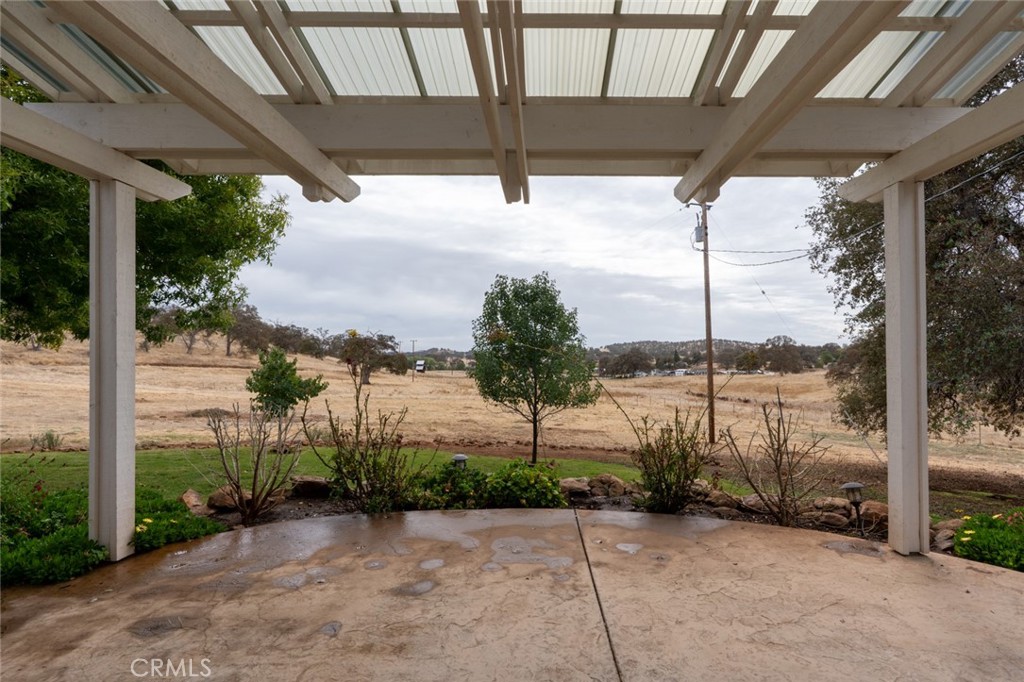 5030 Creek Front Rd, Catheys Valley, CA 95306