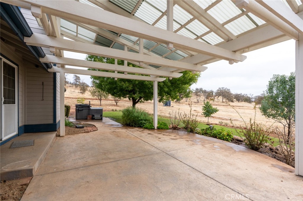 5030 Creek Front Rd, Catheys Valley, CA 95306