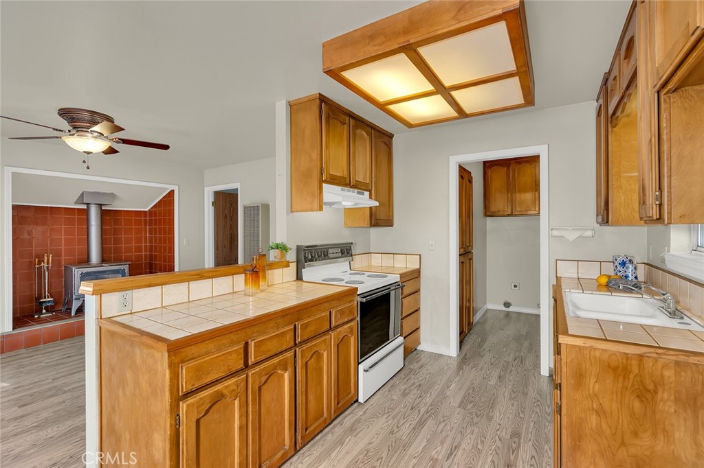 5030 Creek Front Rd, Catheys Valley, CA 95306