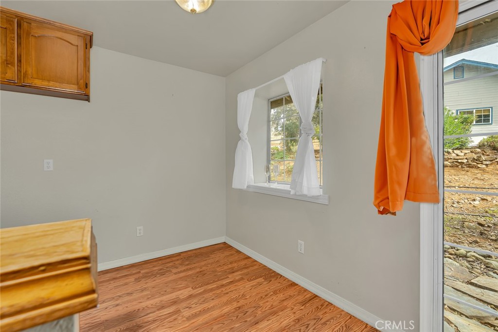 5030 Creek Front Rd, Catheys Valley, CA 95306