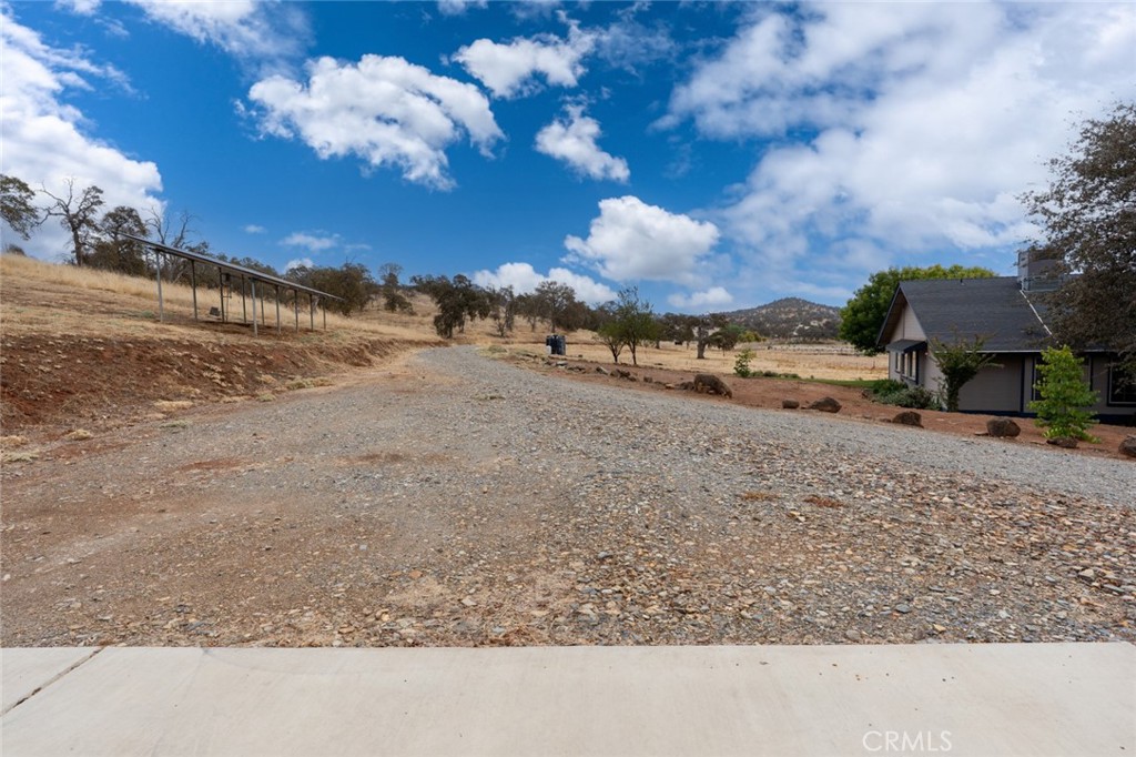 5030 Creek Front Rd, Catheys Valley, CA 95306