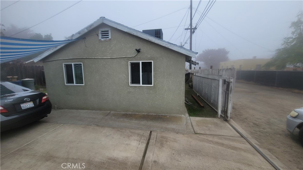 827 R St, Merced, CA 95341