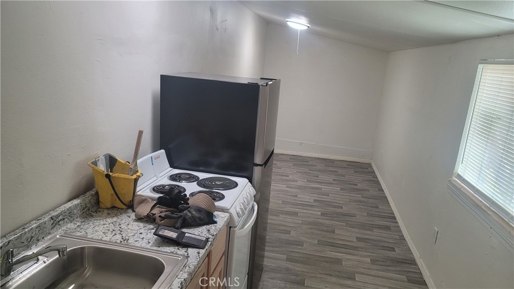 827 R St, Merced, CA 95341