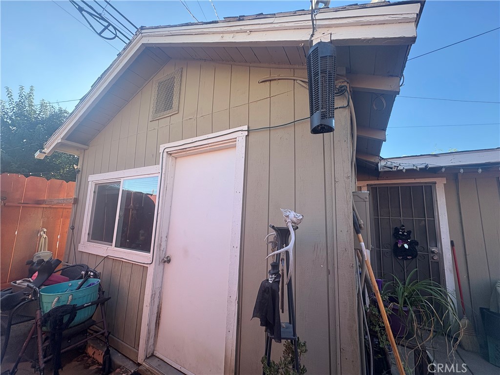 827 R St, Merced, CA 95341