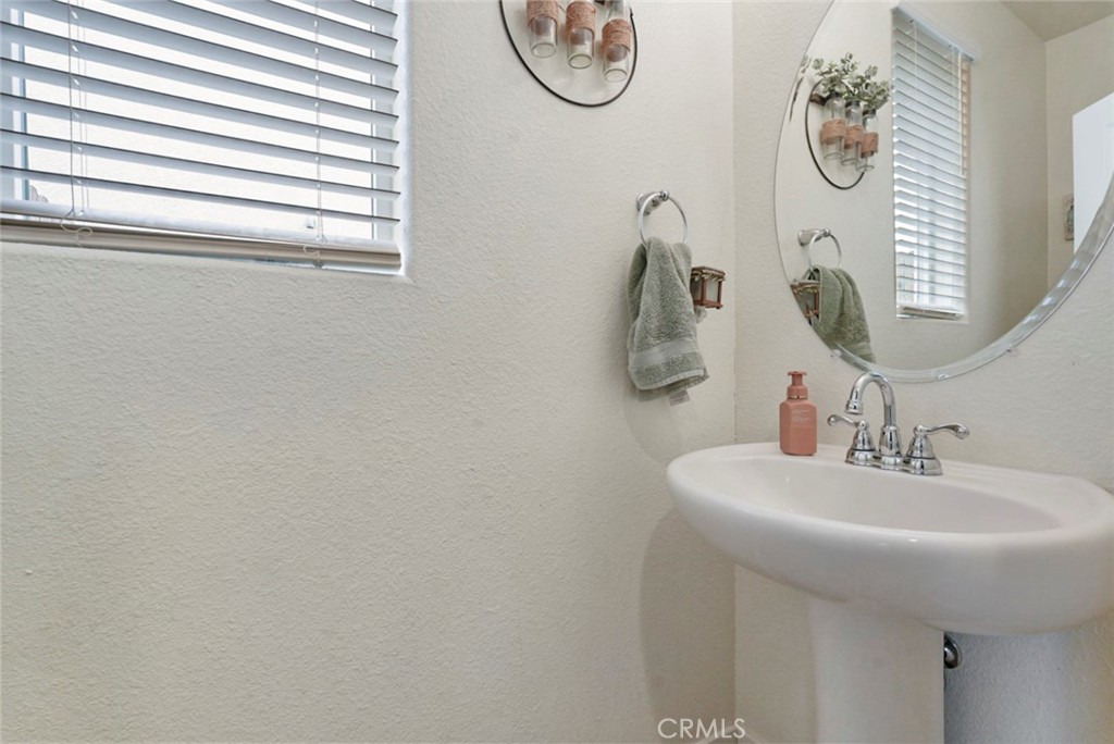 377 377 Shafer, Merced, CA 95348