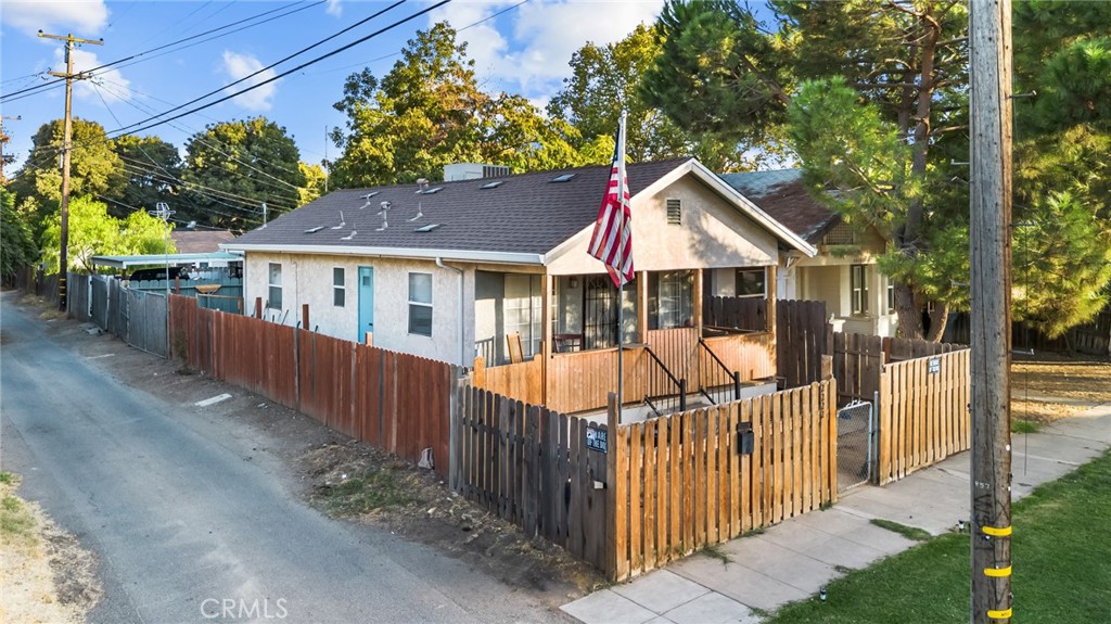 2222 P St, Merced, CA 95340