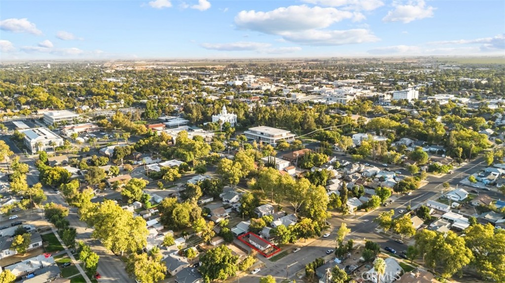 2222 P St, Merced, CA 95340