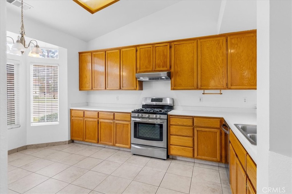 1986 Woodhaven, Merced, CA 95340