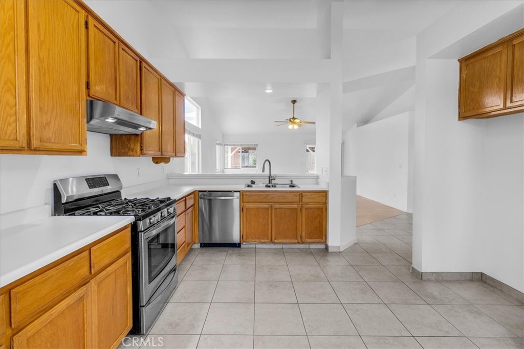 1986 Woodhaven, Merced, CA 95340