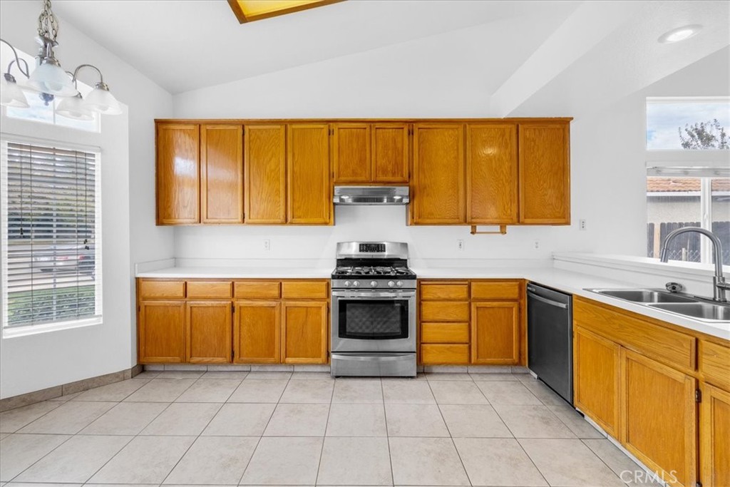 1986 Woodhaven, Merced, CA 95340