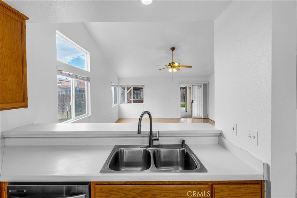 1986 Woodhaven, Merced, CA 95340