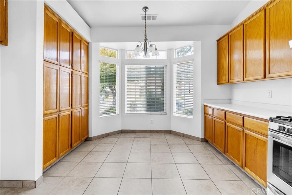 1986 Woodhaven, Merced, CA 95340