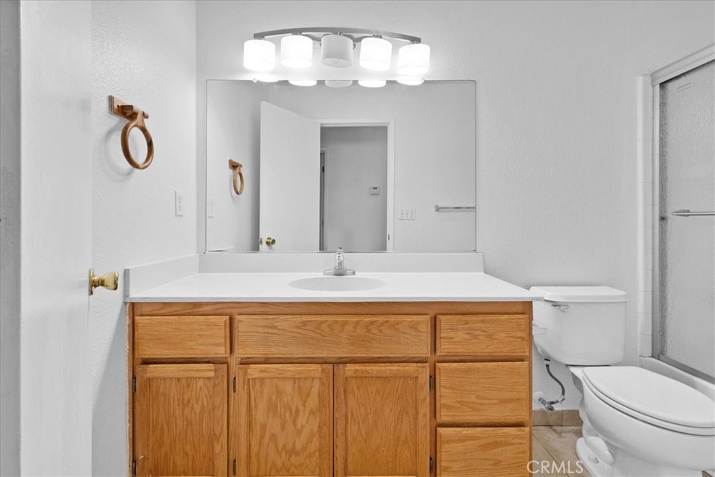 1986 Woodhaven, Merced, CA 95340