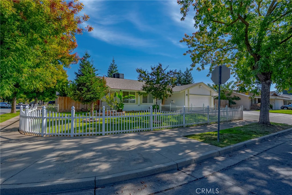 2988 Bedford, Merced, CA 95340