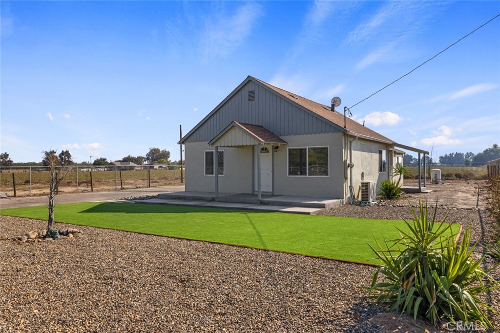 19247 Third, Stevinson, CA 95374