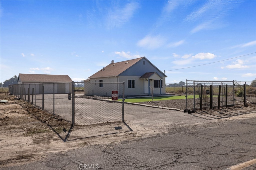 19247 Third, Stevinson, CA 95374