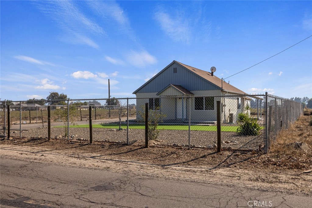 19247 Third, Stevinson, CA 95374