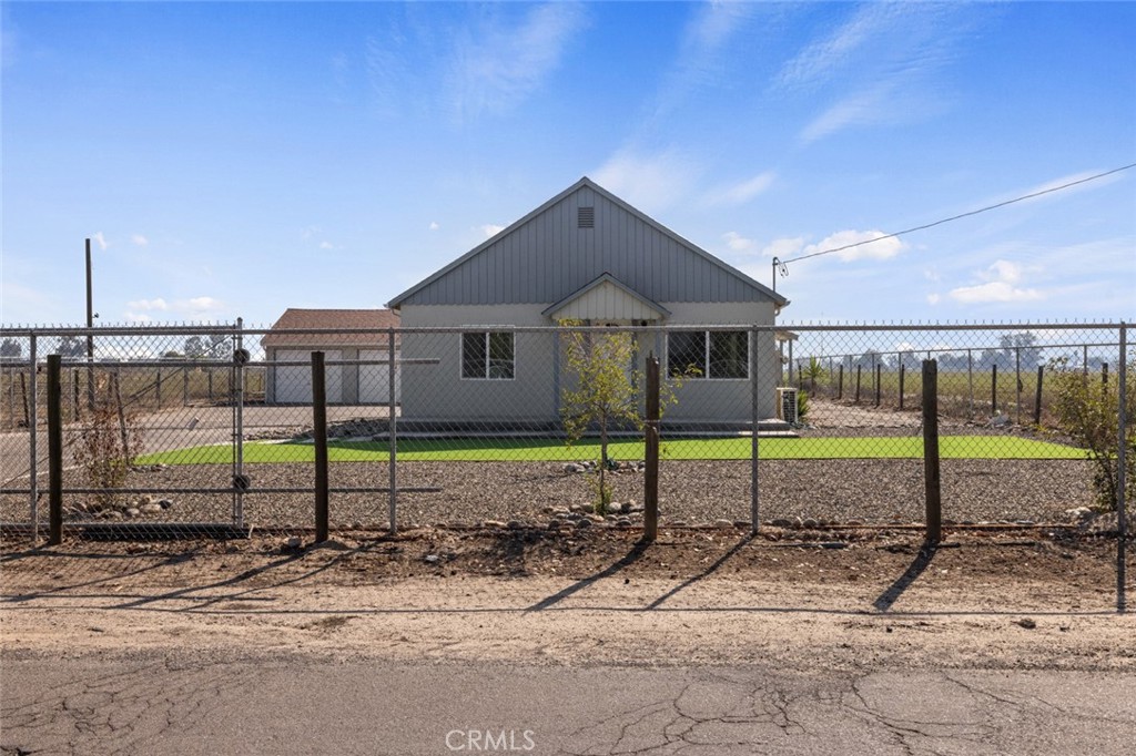 19247 Third, Stevinson, CA 95374