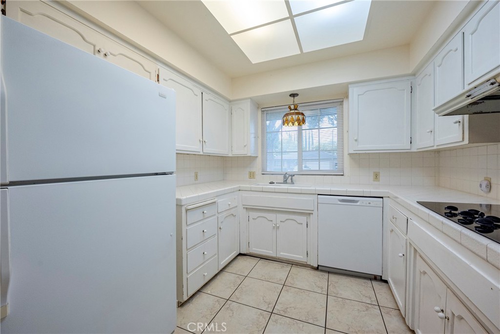 688 Elise Ct, Merced, CA 95340