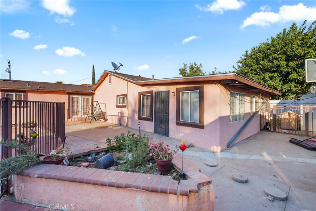 7685 Walnut Ave, Winton, CA 95388
