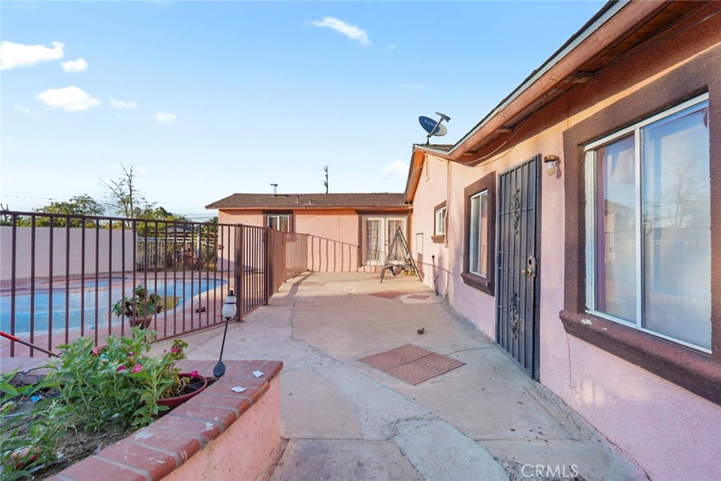 7685 Walnut Ave, Winton, CA 95388