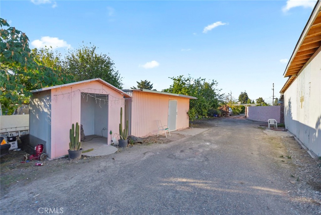 7685 Walnut Ave, Winton, CA 95388