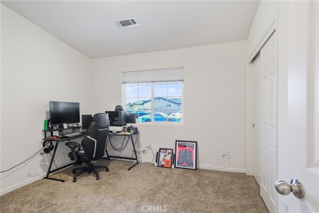 7418 W Meadowlark Ct, Winton, CA 95388