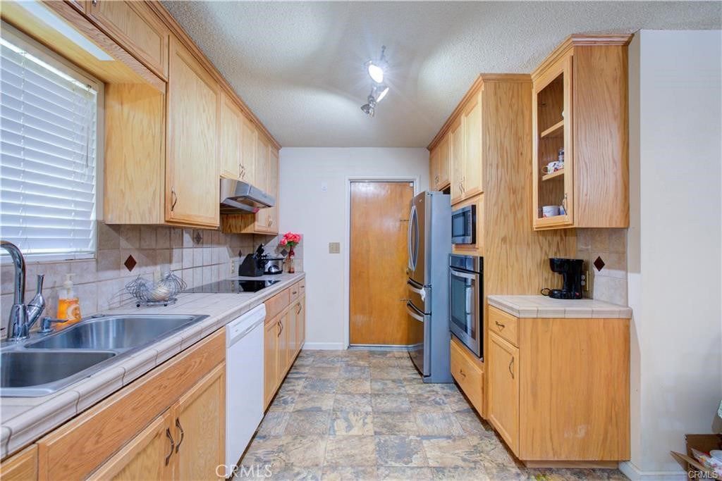 2982 Sequoia, Merced, CA 95340