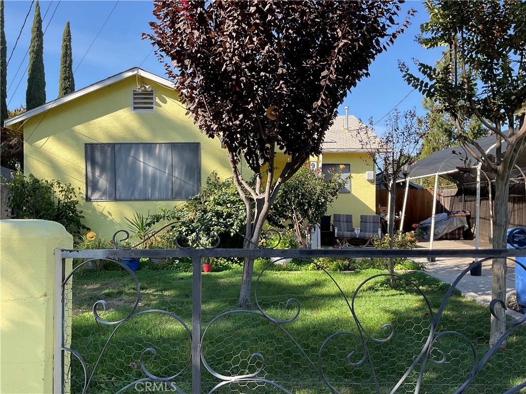 915 R St, Merced, CA 95341