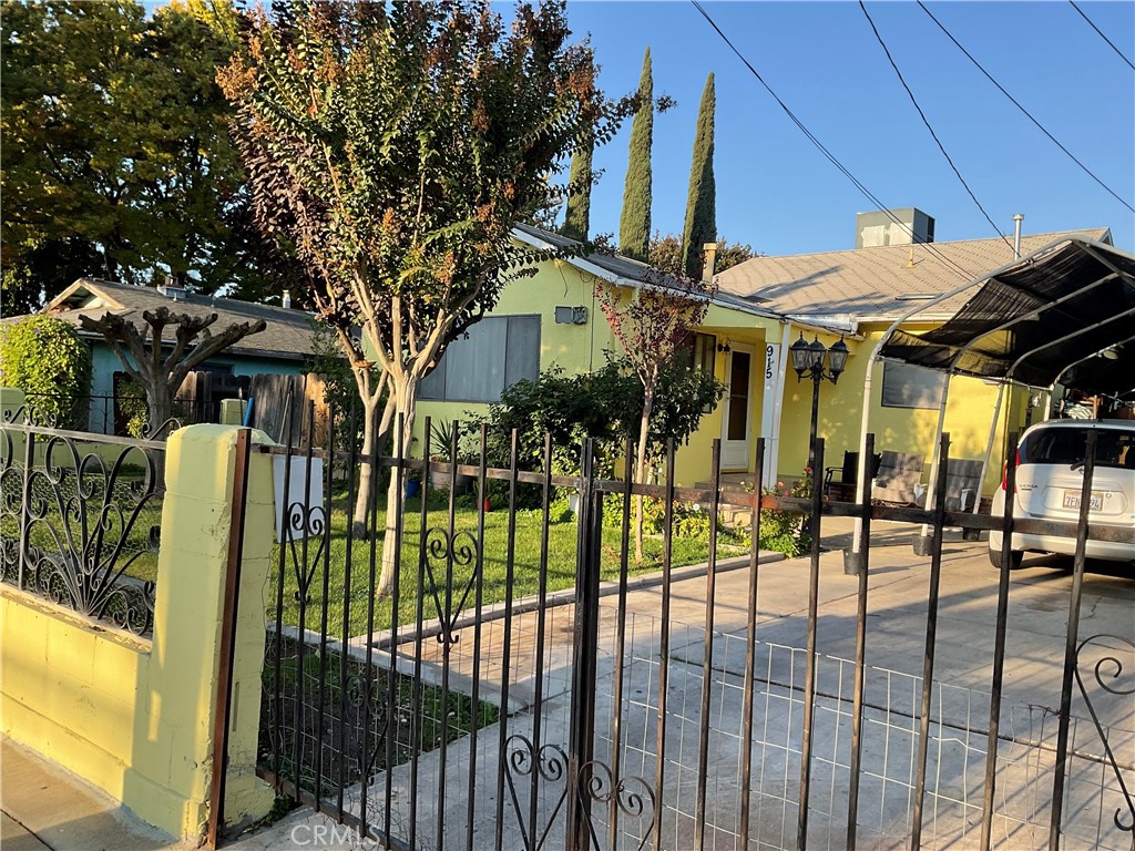 915 R St, Merced, CA 95341
