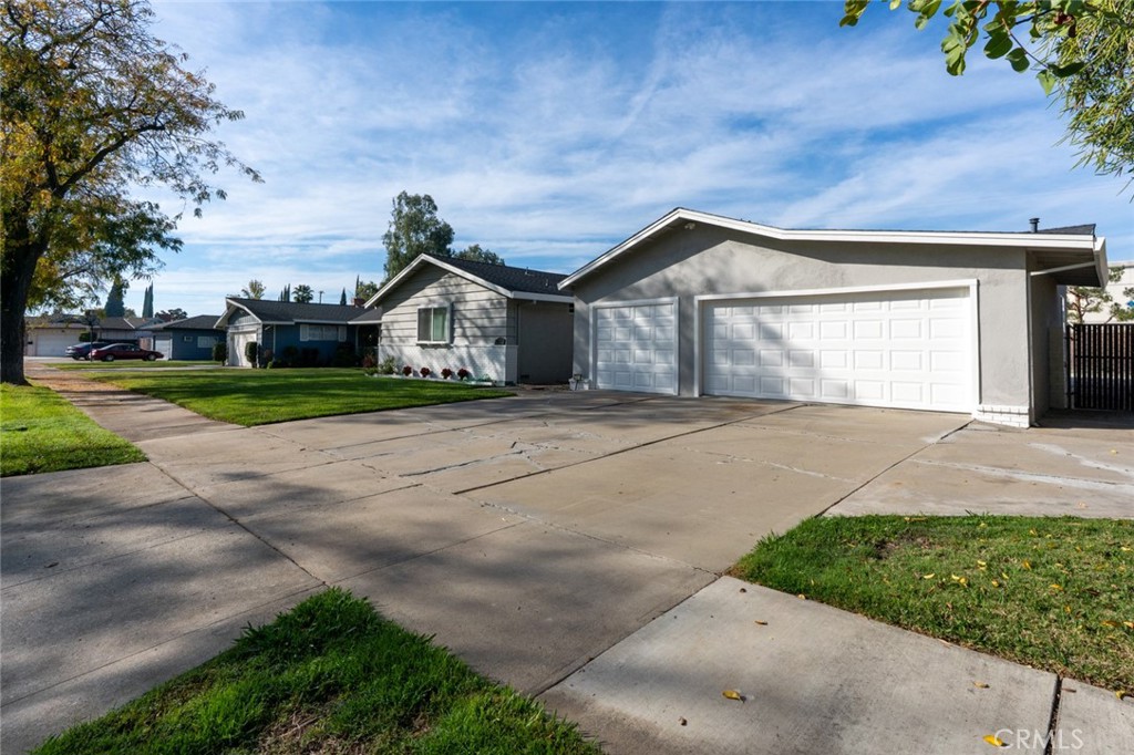 3061 El Capitan, Merced, CA 95340