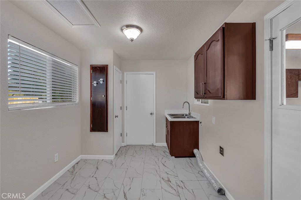 3061 El Capitan, Merced, CA 95340