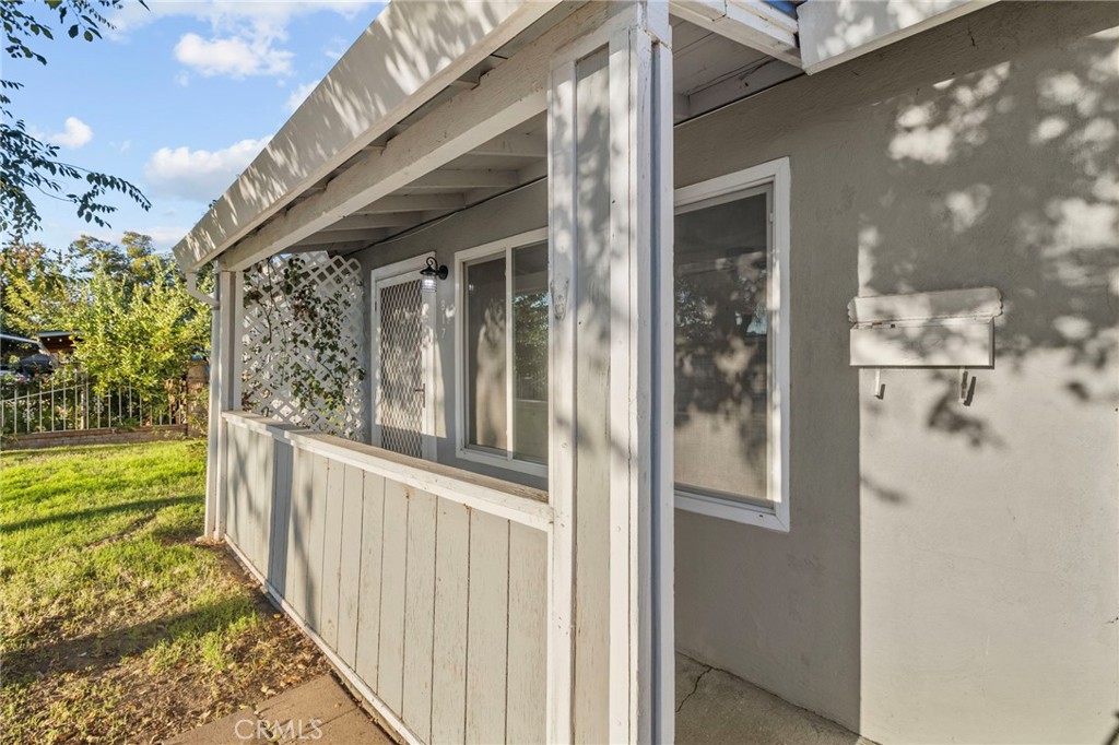 817 T St, Merced, CA 95341