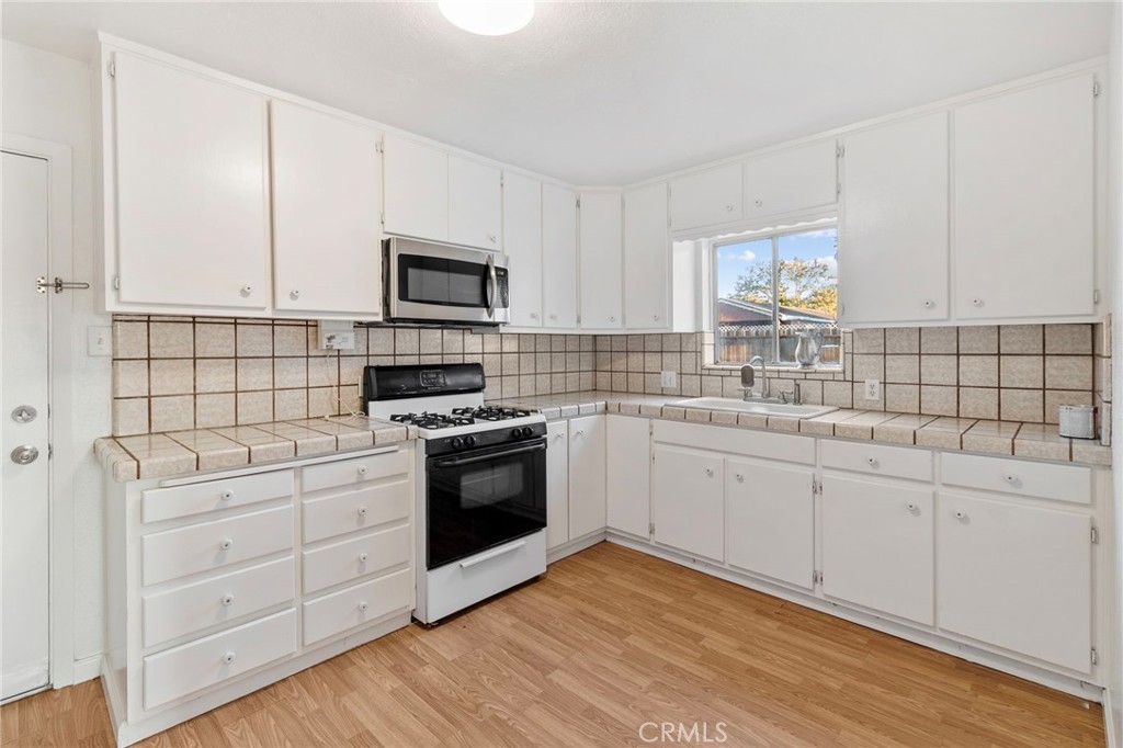 817 T St, Merced, CA 95341