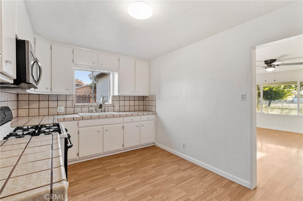 817 T St, Merced, CA 95341