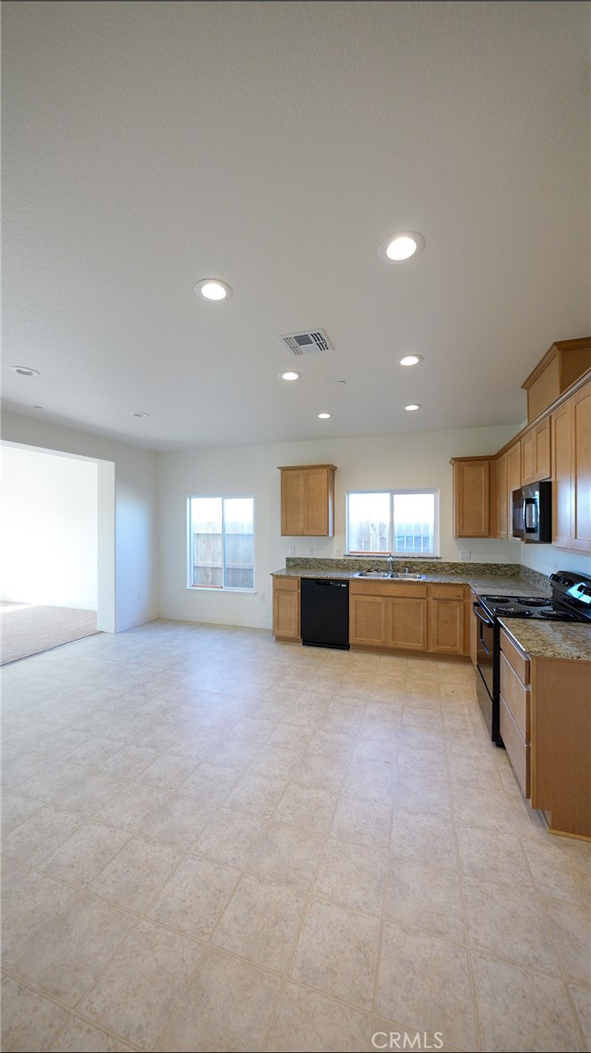 159 Squaw Valley Dr, Merced, CA 95341