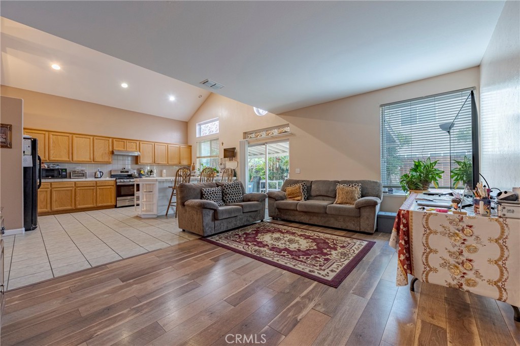 483 Azalea Ct, Merced, CA 95341